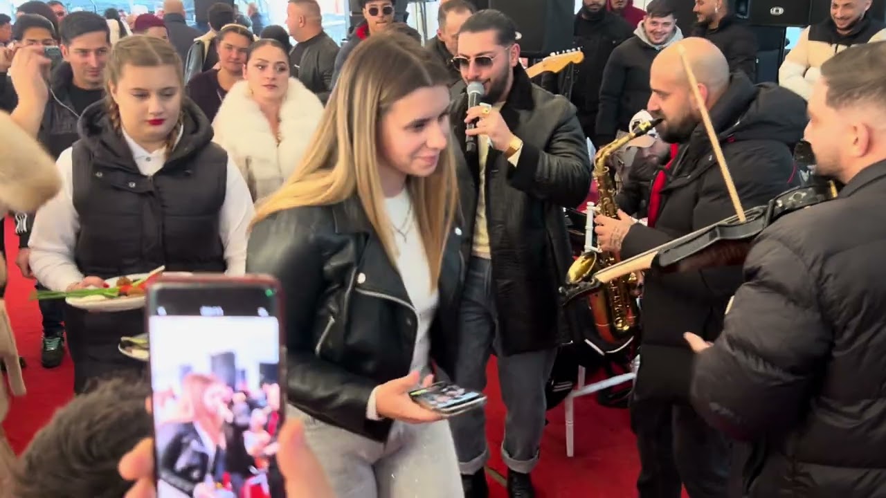 Toni dela Brașov la Strehaia 