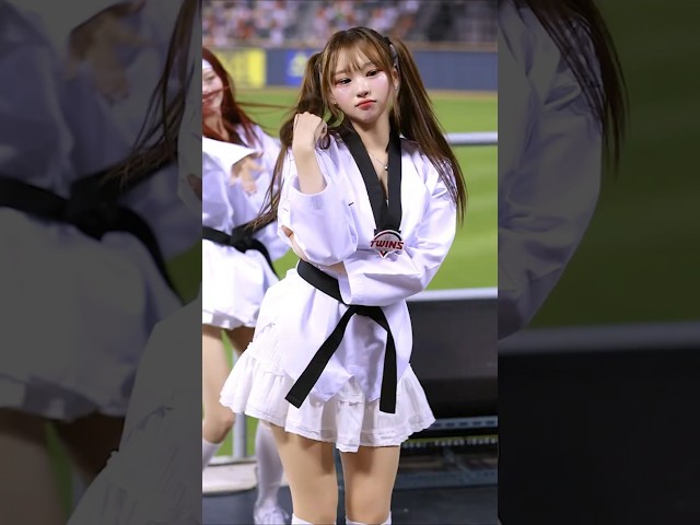 ????????도복 "잇츠미" 왔다 - 아일릿(ILLIT) 2???? 신서윤 Shin seo-yoon 치어리더 직캠 fancam