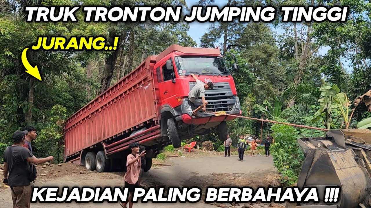 Kejadian Paling Berbahaya !!! Truk Tronton Jumping Tinggi Dan Nyaris Masuk Jurang