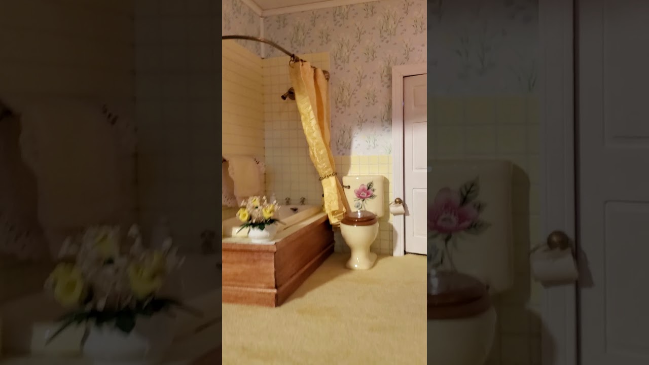 1970's Vintage Doll House Tour (Part 3 of 3: Interior Back)