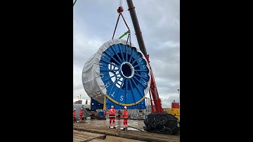 🌊 🚢 Wilhelmshaven LNG terminal project: Loading thermo-composite pipe (TCP)