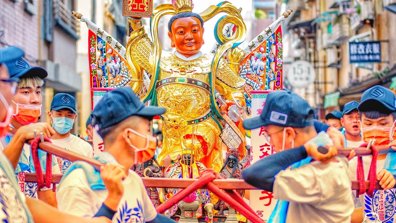 巨佛駕到!五尺二～殷郊太子☆翻天印~踏火輪~霸氣登場~東港吹帶轎氣氛一級棒!☆高雄共榮堂慶讚鹽埕三山國王廟遶境☆