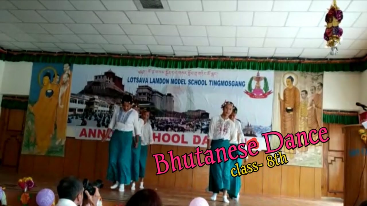 8th class girls dance performance on Annual Day - YouTube