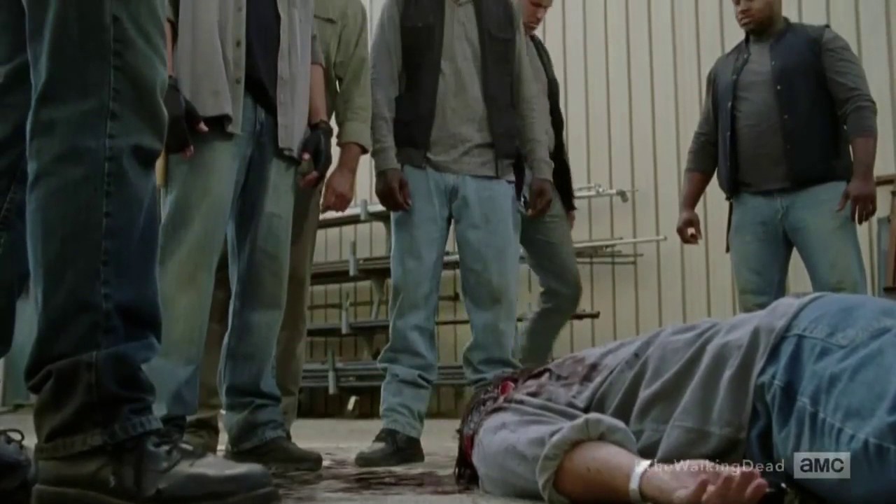 The Walking Dead 7x11 Fat Joey's Body / Eugene Arrives At Negan's Factory