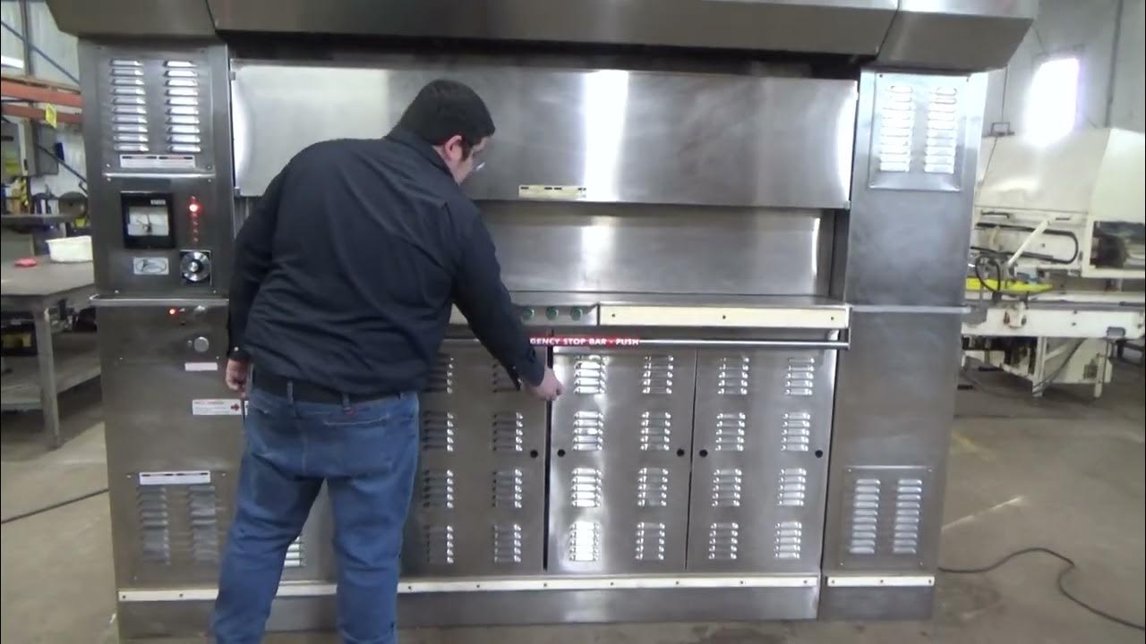 Baxter 24 Pan Revolving Tray Oven, Model OV850G, Running. YouTube
