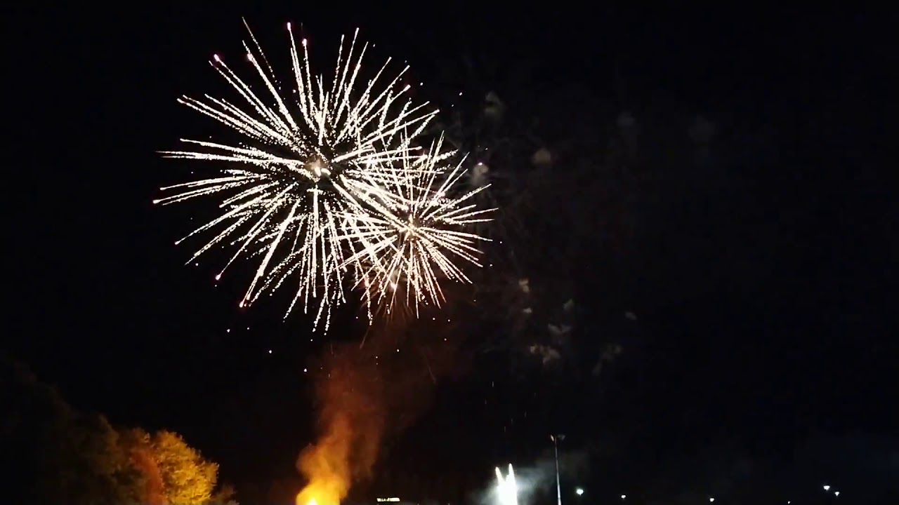 Portsmouth Fireworks - YouTube