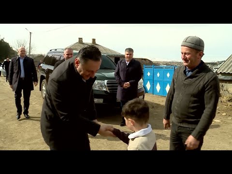 ვახტანგ გომელაურმა 9-შვილიან თანამშრომელს დედის დღე მიულოცა