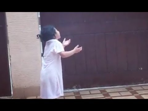 Exclusive video of Danish Taimoor and Ayeza khan's daughter enjoying Rain