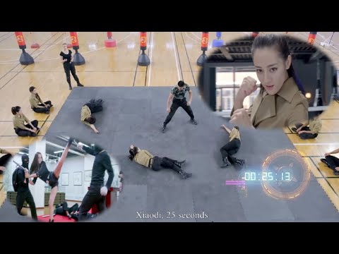 【Eng Sub】The scene of sexy bodyguard fighting with many people in the camp！