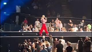 Florrie - Kissing In The Cold (O2 Arena, London, 26.06.2024)