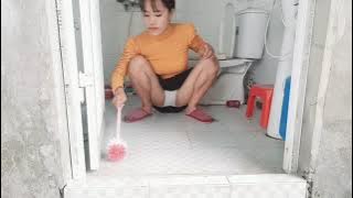 Single Mom daily life clear bathroom