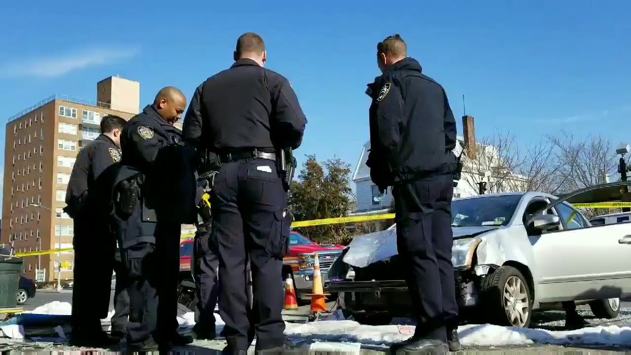 Car crashes into a Deli in Bath Beach Brooklyn | PRSS News | Vic Estrella