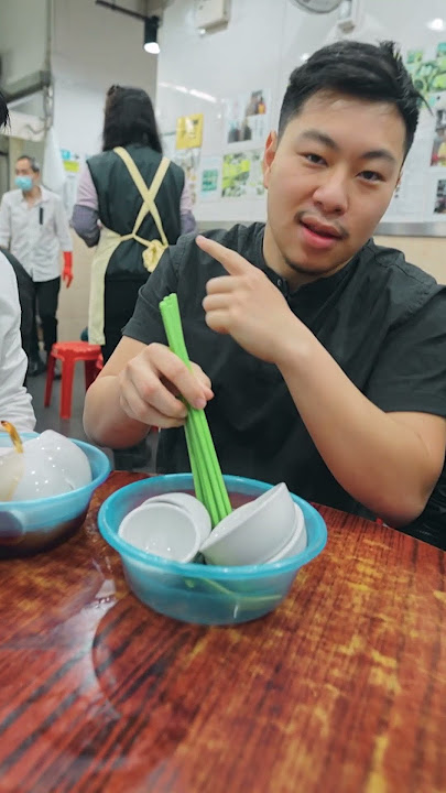 In Hong Kong, Wash Utensils In Tea