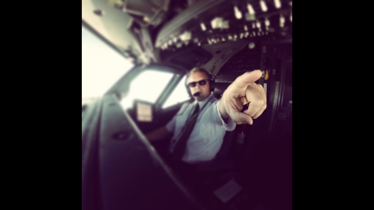 Boeing 737 HD cockpit flight to Naples (NAP LIRN) rwy 24 + Real ATC