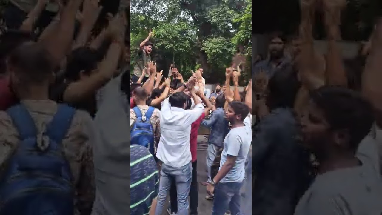 DU Law Faculty students on roads against University and Faculty Administration