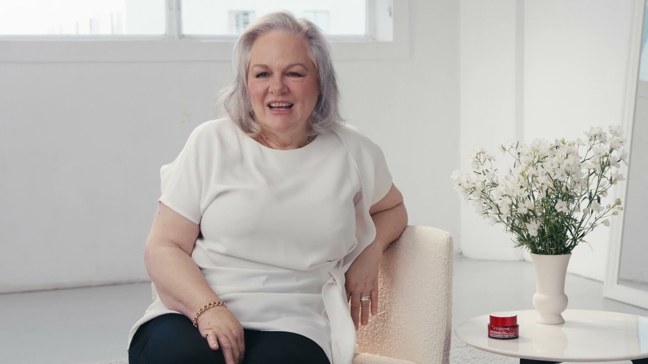 Robin, skincare lover, tries Super Restorative