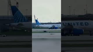 United Airlines flight blows tire at OHare, second in one day