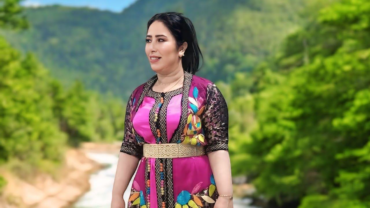الفنانة لطيفة مريرت تعيد اغنية قديمة بلحن جديد وسيمو زياني اتمنى ان ينال اعجابكم#amazigh #music #