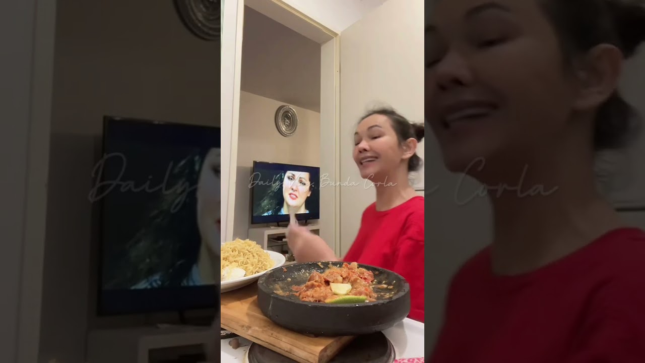 Banyaknya Menu Sahur Bunda ❗ Indomie Goreng, Ikan Dan Telur Goreng, Lalapan Dan Sambal Terasi