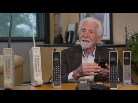 « Levez les yeux de votre téléphone », implore Martin Cooper, l'inventeur du portable