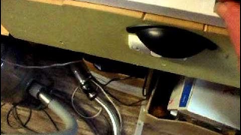 Two rail loco on Marklin 3 rail track;