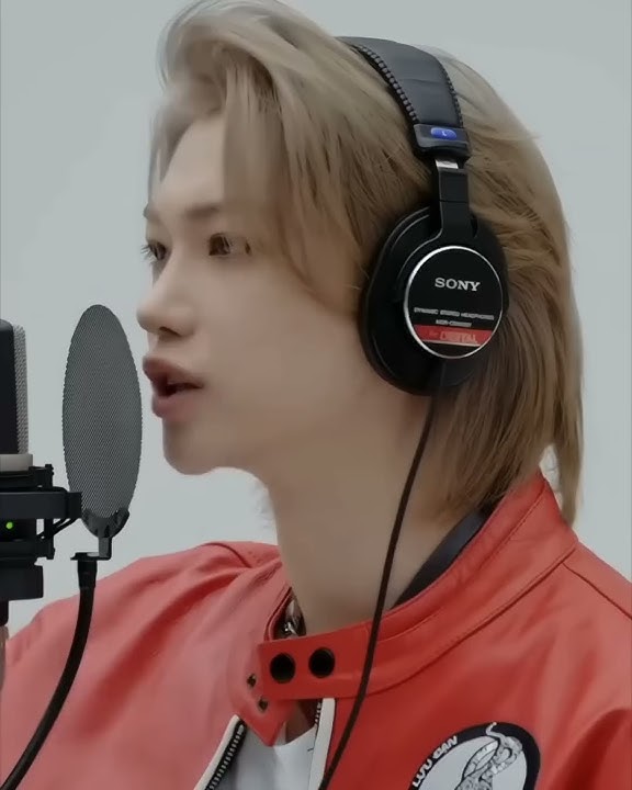 Felix's deep voice 😩🤌 #felix #straykids #case143