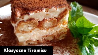 Tiramisu z bitą śmietaną.