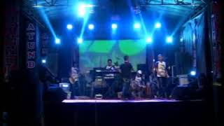 Ayunda music comal cemara biru