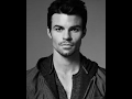 "Cafe chat with Daniel Gillies" Full interview with 2 Single Moms intern Ann