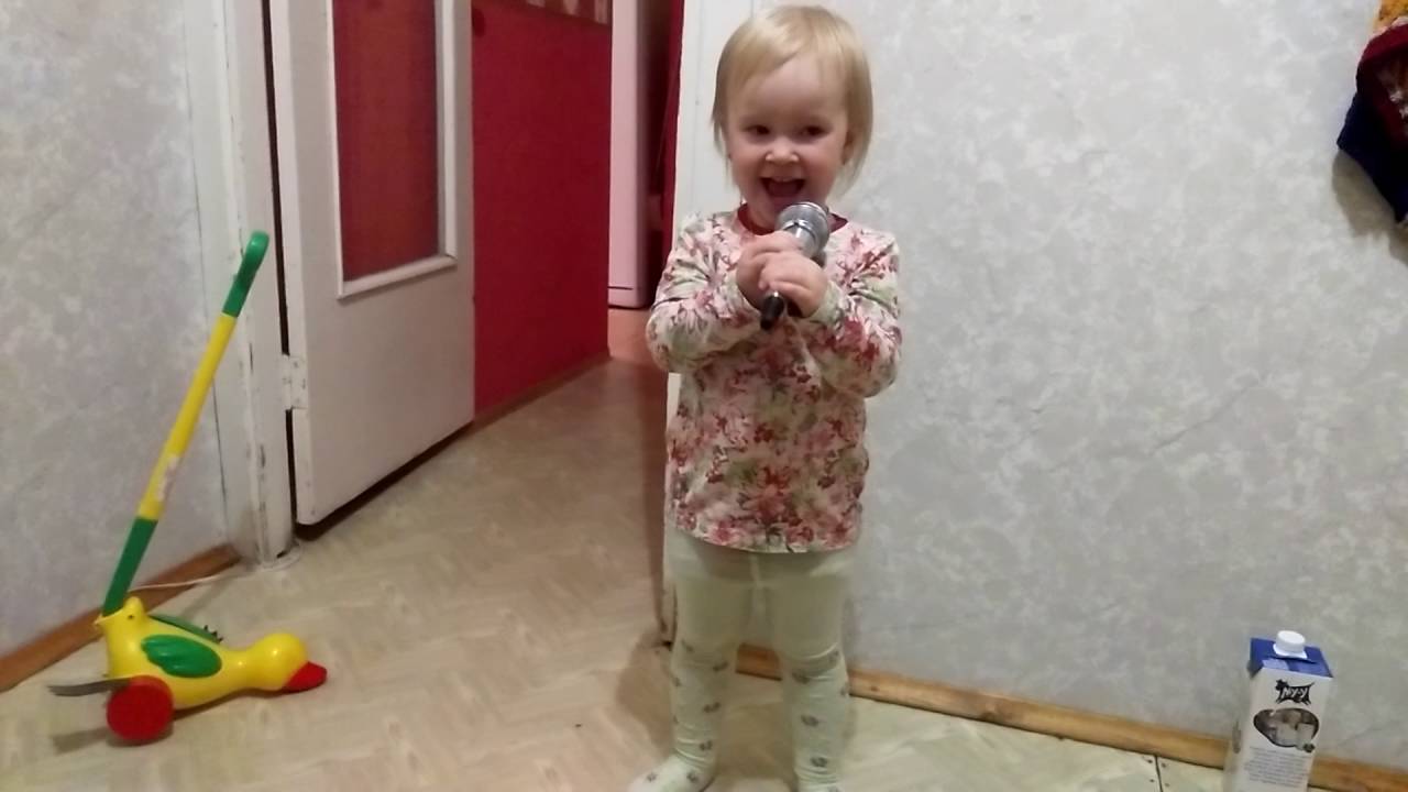 у ребенка в кале черные полоски фото