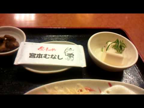 [なんくるTV ] 宮本むなし・目玉焼きとウインナー定食で朝メシ！