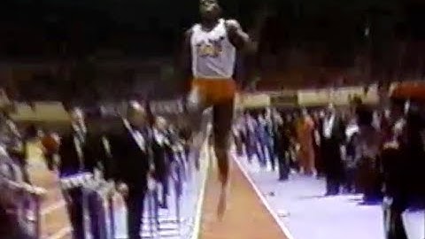 Carl Lewis - Indoor Long Jump WR - 8.79