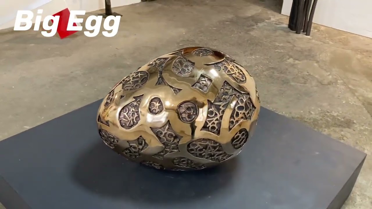 Paolo Grassi, Big Egg, bronze, 2014