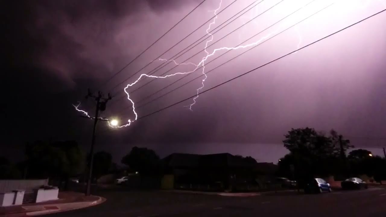 Adelaide Lightning Storm - 26th October 2014 (HD)