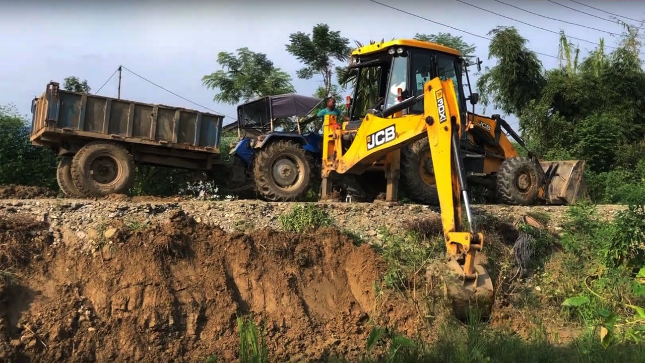 JCB Backhoe Machine Making New Drain & Loading Soil in Tractor