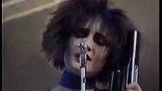 Siouxsie  Creatures 1983 05 12   Miss the Girl @ TOTP