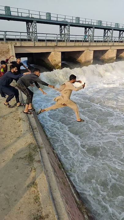 Kitna pyara hai ye cehra jis pe ham marte hein #tariqmeo #trending #shorts #love #youtubeshorts