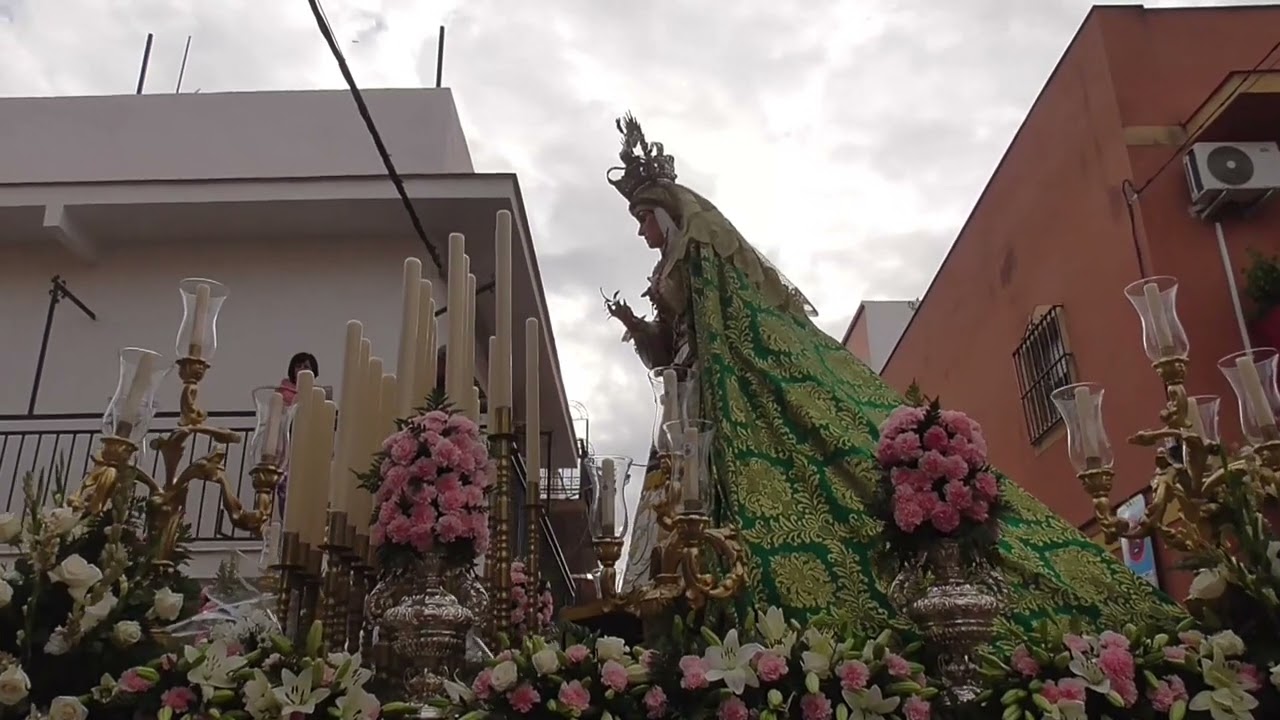 La Virgen de Paz y Esperanza con 