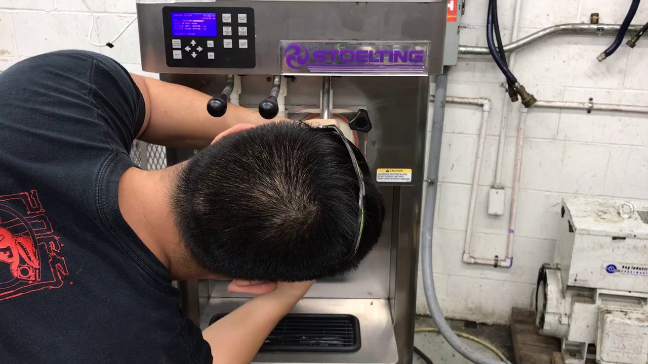 Stoelting F231 3920401J Single Phase Air Frozen Yogurt Soft Serve