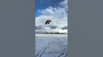 Traxxas X-Maxx 8s #shorts #rc #traxxas #fatherson #snow #rcjump #8s #xmaxx8s #radiocontrol