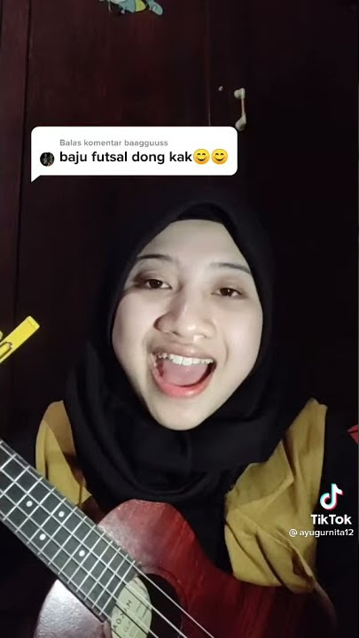 aduh mamae ada cowo baju futsal