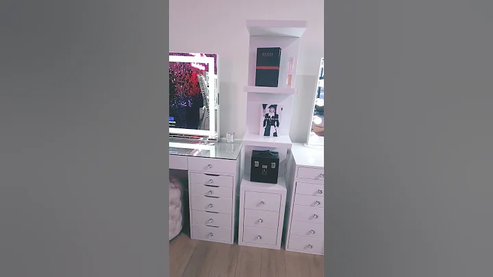 #foryou #makeup #vanity #dressingtable #mirror #hollywood #vanitymakeup #lashes #beauty