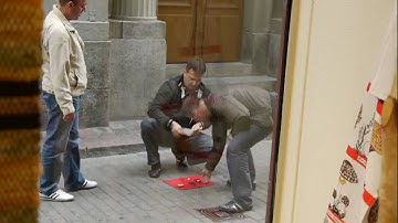 Three shell game scam in Stockholm