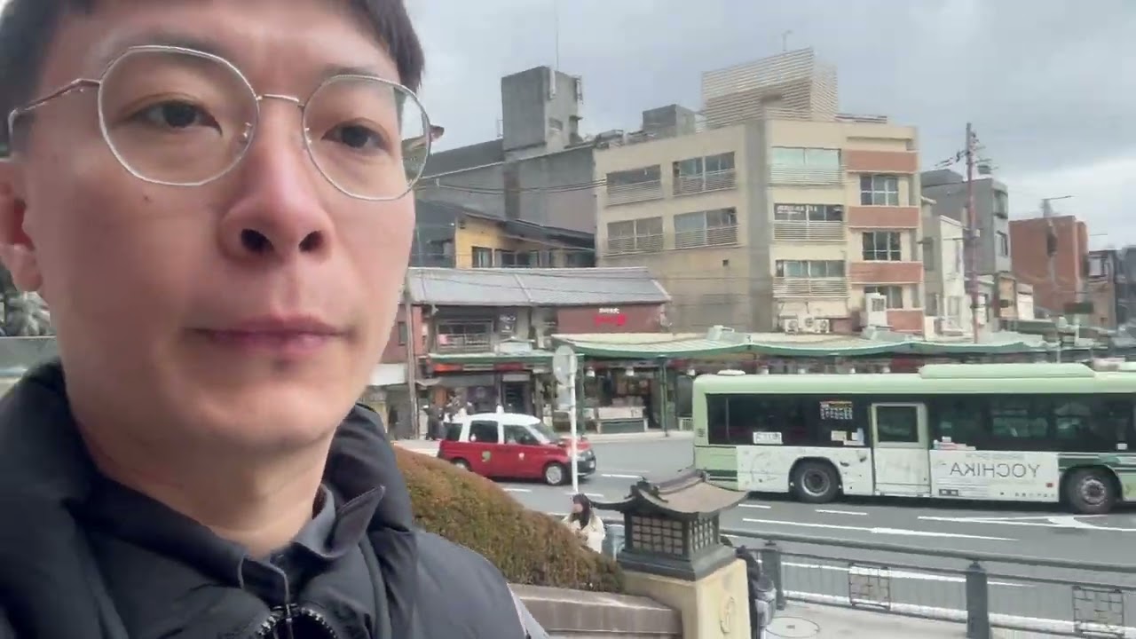 31岁萌正太京都第二天，去清水寺、八坂神社、花见小路散步，逛完嗯造碳水。