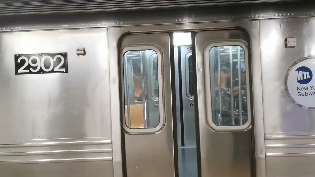 NYC Subway: 1986-88 R68 B Train @ 161st Street-Yankee Stadium