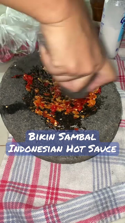Bikin Sambal | Making Sambal: Indonesian Salsa | Bule America Suka Sambal | #shorts