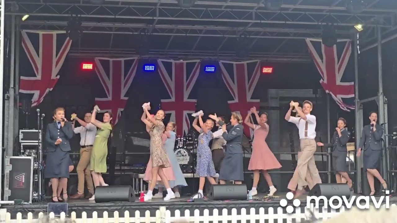 Salute to The 40s, The D Day Darlings - Bless Them All/Hang Out The...Washing/Kiss Me... -  21/09/25