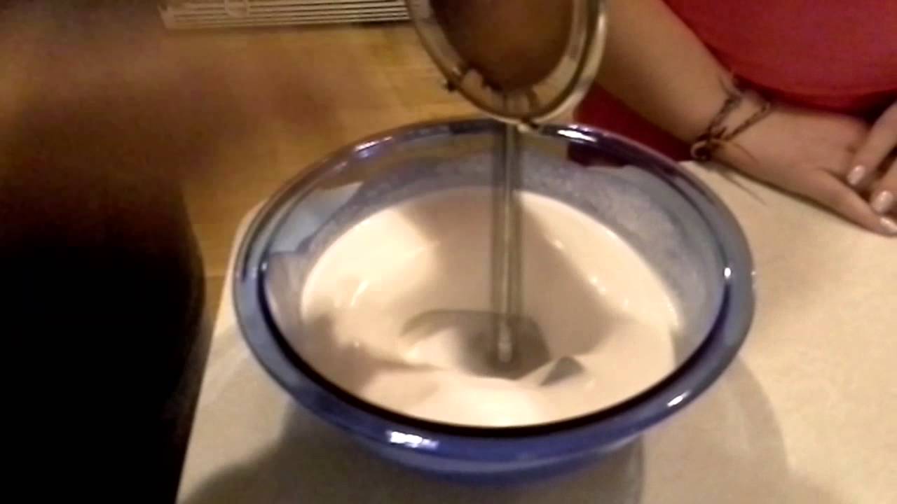 Whipping Cream with a Vintage Whippit (Whipp-it) - Fast Record Speed!