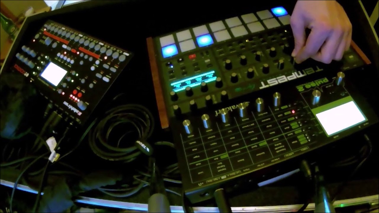 Under The Radar Live Techno DSI Tempest + Elektron Octatrack