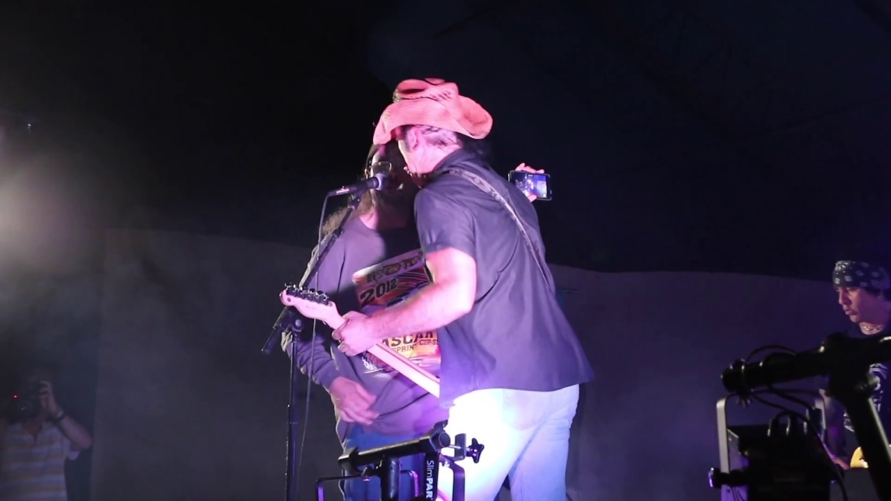 prank call mcdonalds HACKER IN CONCERT!!!